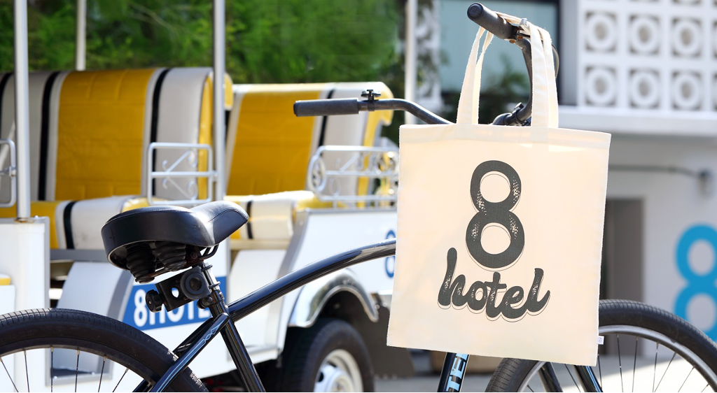 8HOTEL
