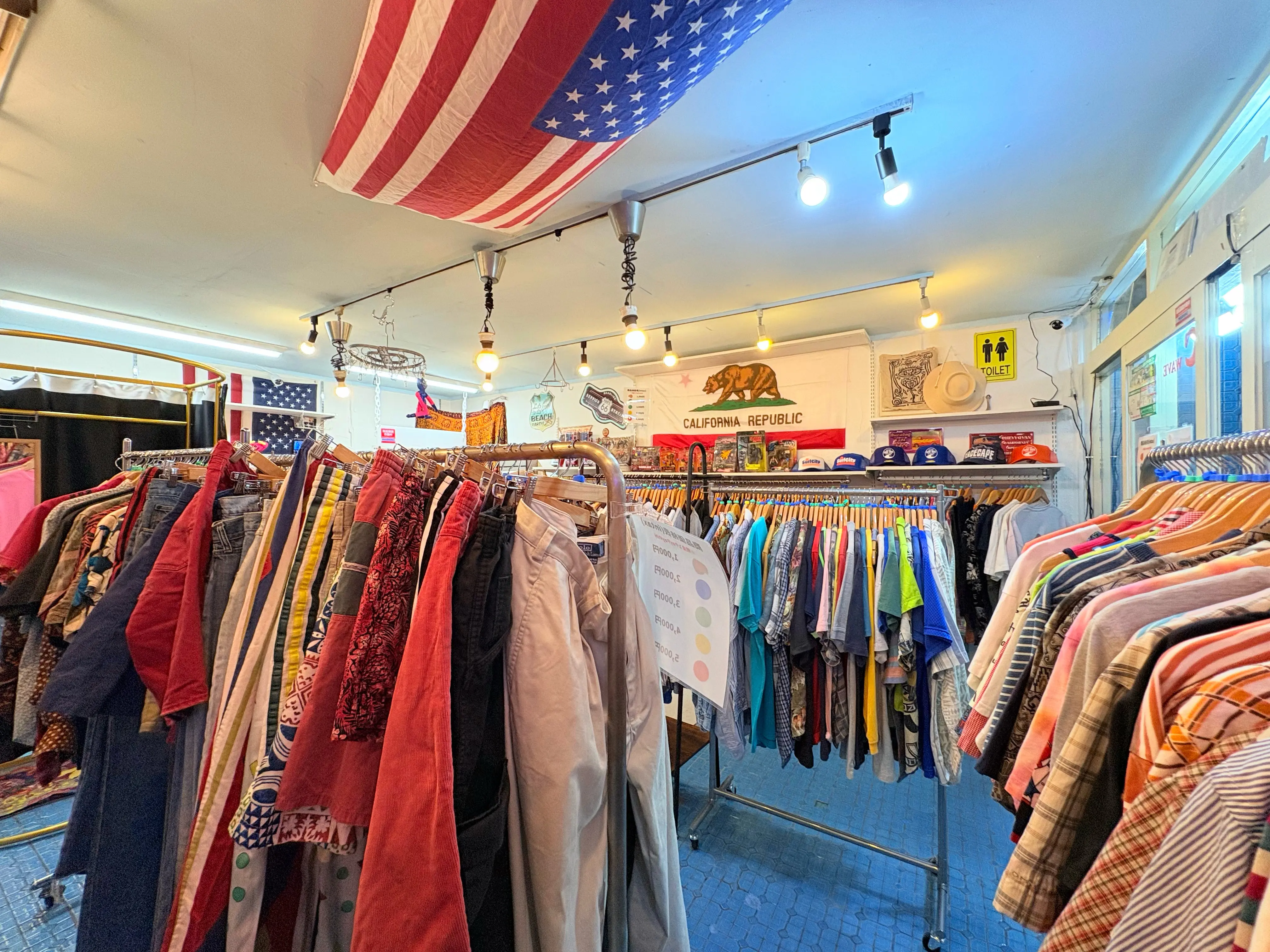 C-waveの店内