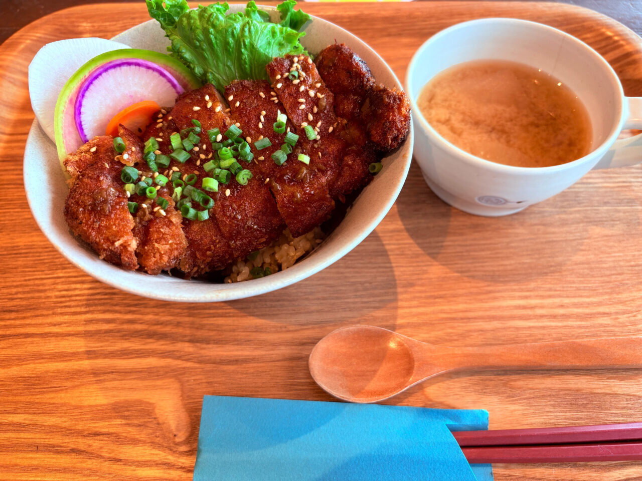 柳島キッチンの湘南豚のカツ丼