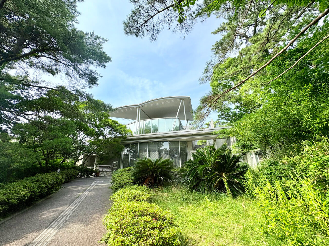 茅ヶ崎市美術館の外観