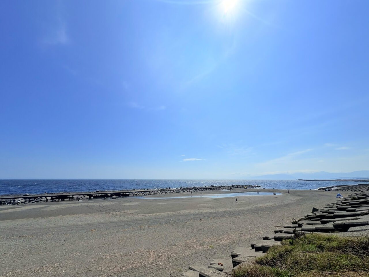 ちがさき柳島キャンプ場前の海