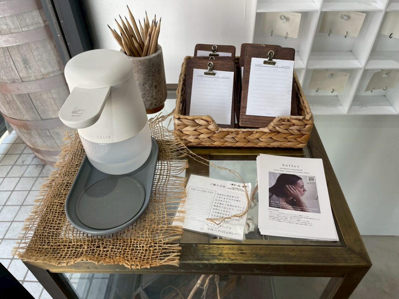 アクセサリーの注文手順が分かる案内と注文用紙（品番記入）