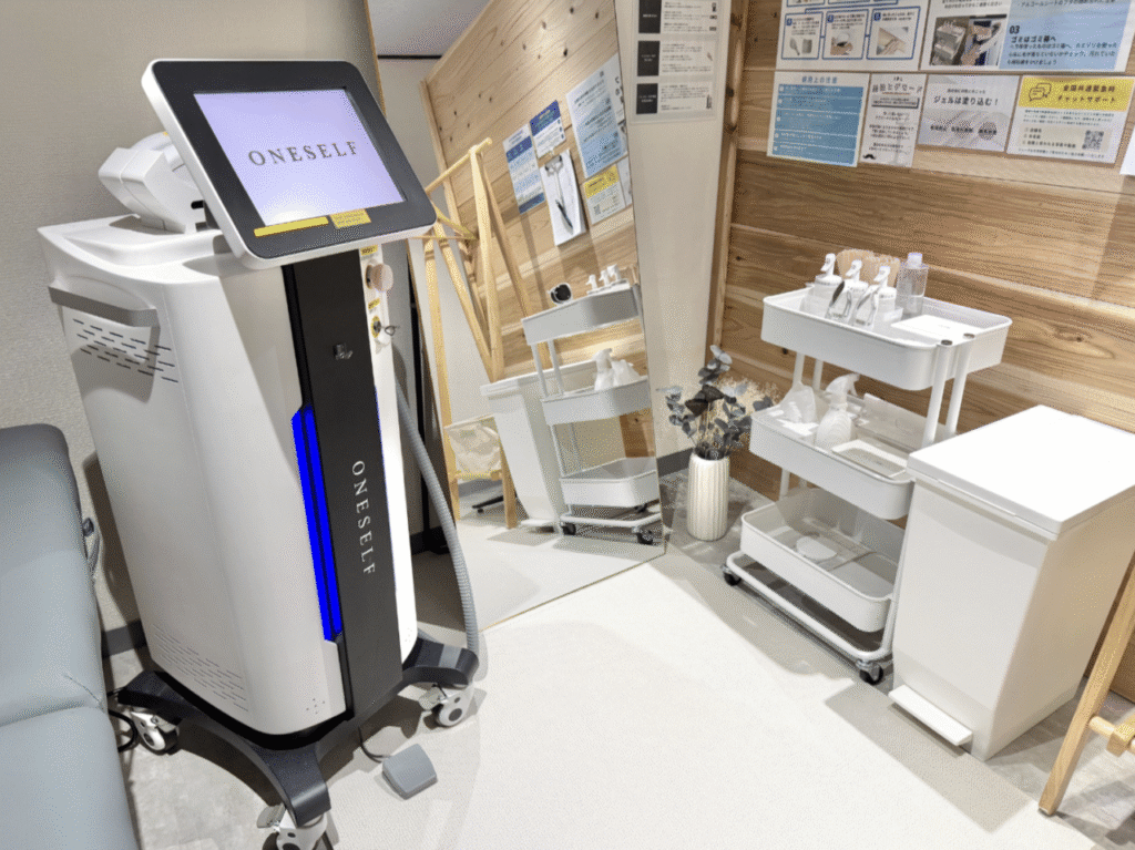 ONESELF茅ヶ崎店の店内に設置された脱毛機