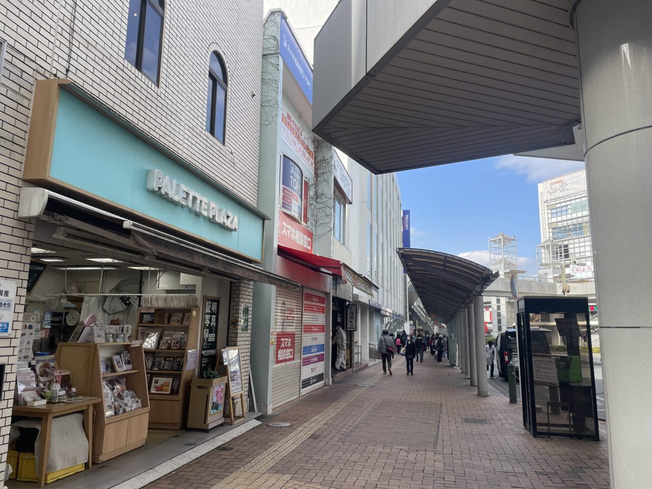 茅ヶ崎駅北口ペデストリアンデッキ付近の様子