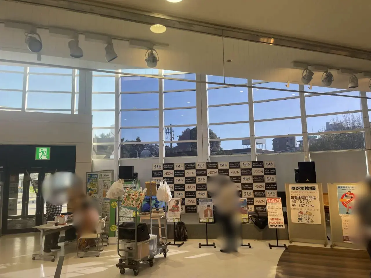 LENミニライブ特典会の会場となるそよら湘南茅ヶ崎2階アトリウム