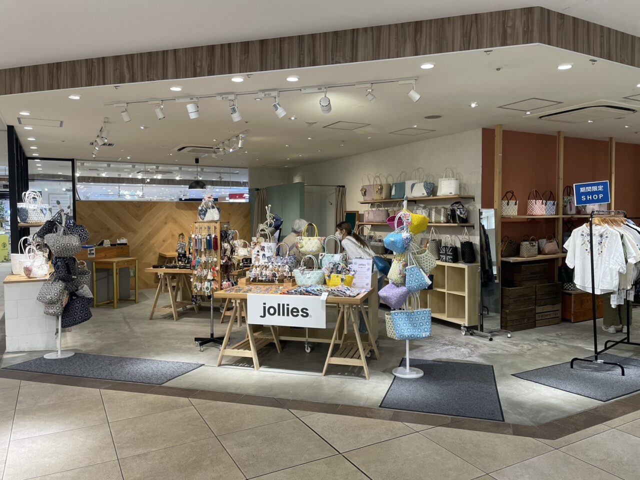 ラスカ茅ヶ崎3階イベントスペースに出店したjollies期間限定ショップ