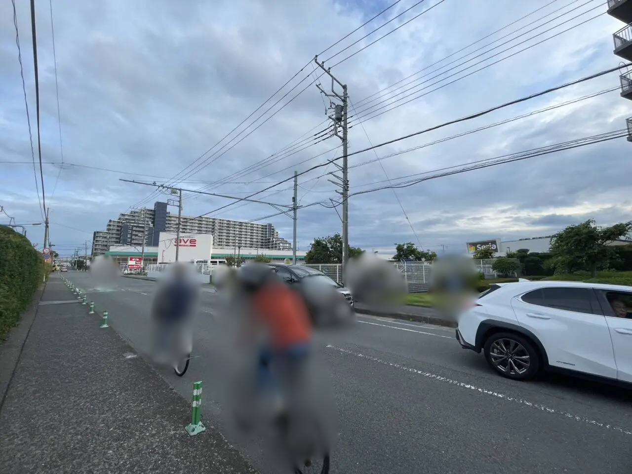 クリエイト茅ヶ崎梅田通り店前の梅田通りの様子