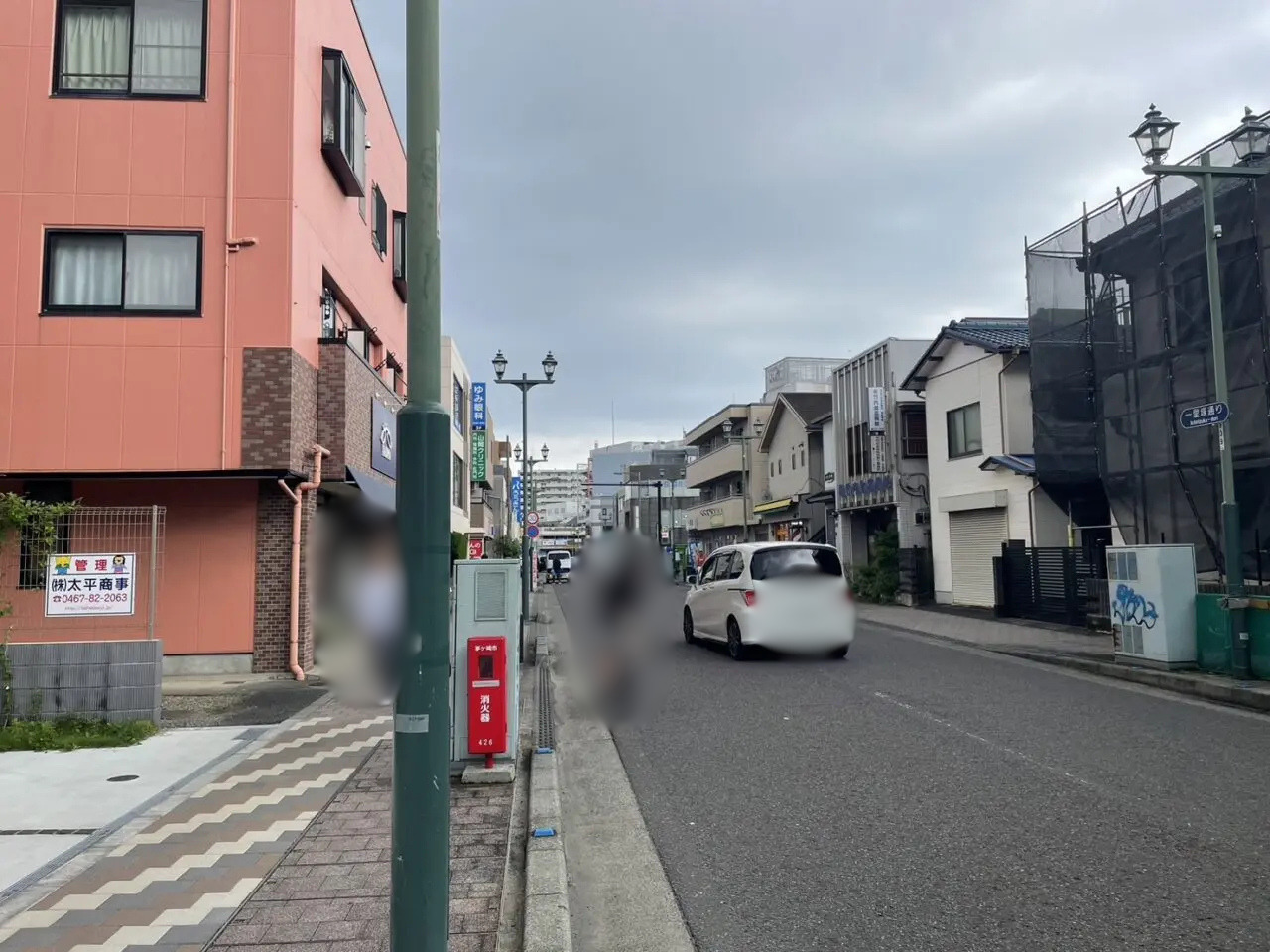 茅ヶ崎市元町のKamakura Style店舗前と周辺道路の様子