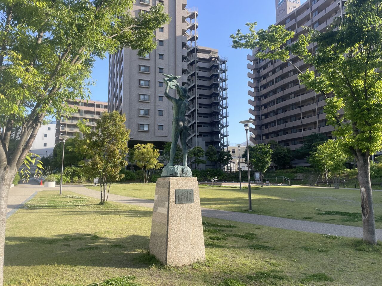 CHIGASAKI CREATIVE WEEK 2026が開催される茅ヶ崎市の市役所前広場