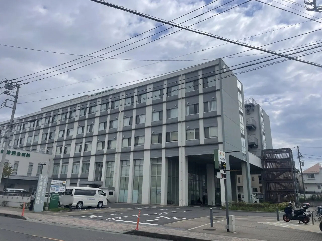 Y’EST WORKS COFFEE ROASTERY茅ヶ崎店の近くにある茅ヶ崎徳洲会病院